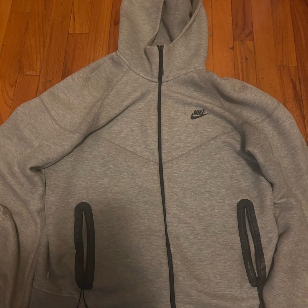 Nike Gray Performance Jacket with Hood and Full-Length Zipper